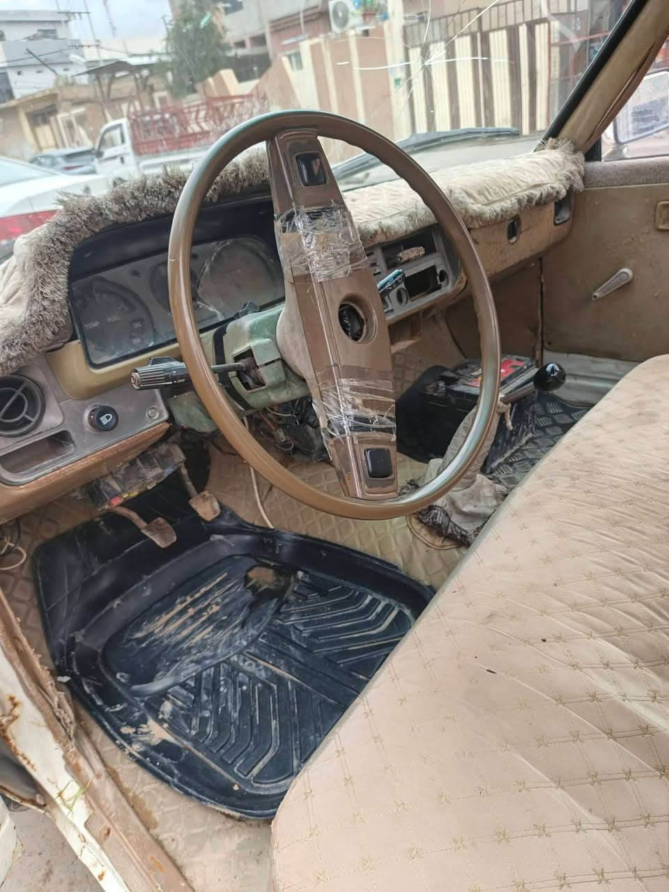 السلام عليكم بيكم 80 للبيع رقم نينوى كاربون بنزين شرط التحويل سعر 26 بيها مجال  الاستفسار الهاتف ***********//***********
