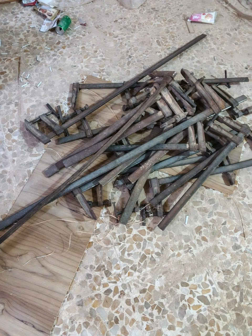 يوجد فخات مع مكابس للبيع قضاءالخالص ديالي ***********
