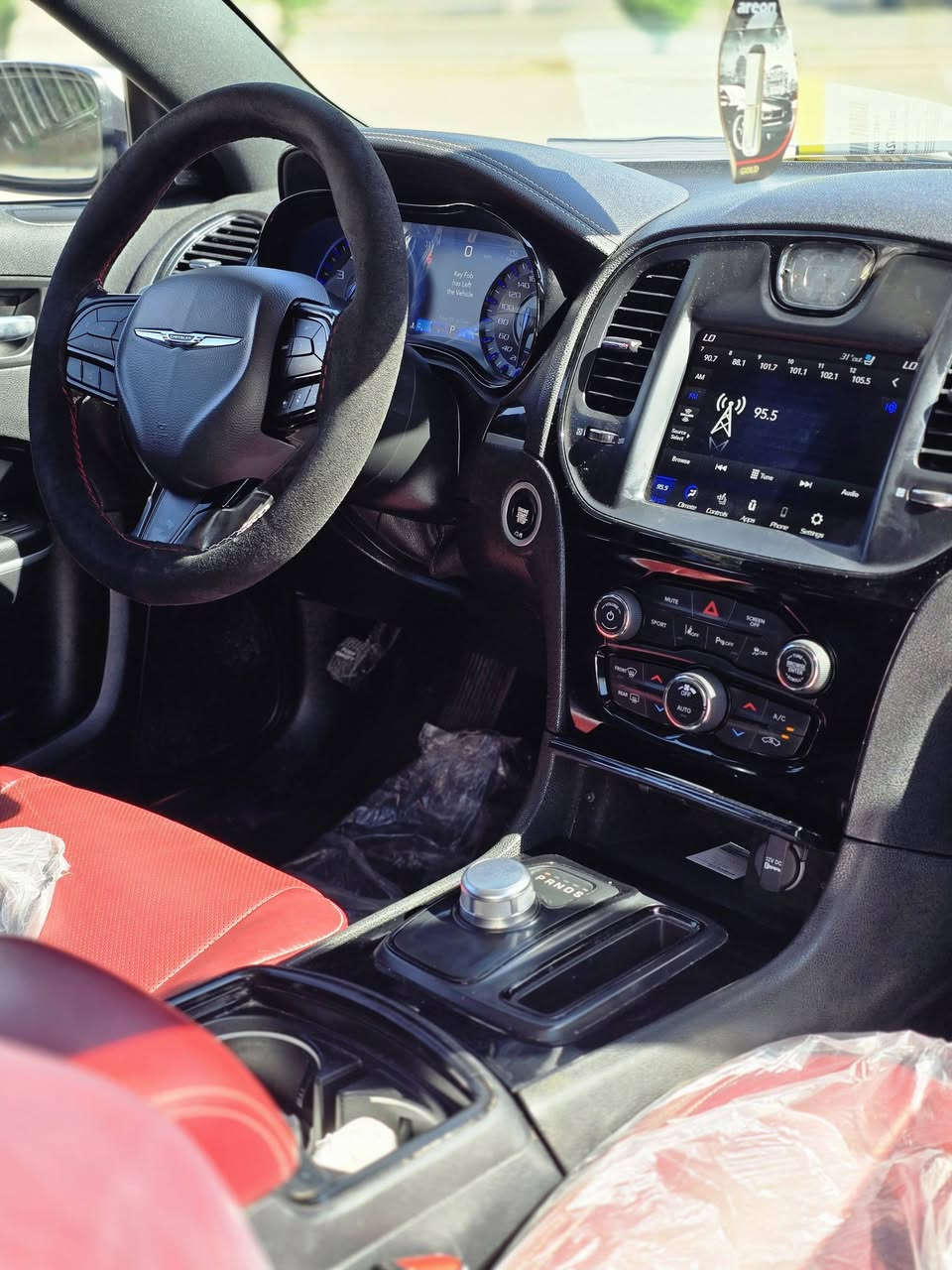 السلام عليكم الاخوان ..
كرايسلر 300s 2020 ..
وارد كندي ماشية 47 مايل .. وكالة شريكه الهارلم ..
سيارة فول مواصفات واحد ع واحد ..
بردة خلفي كشن خزن ميموري بانوراما تشغيل عن بعد
كشنات تبريد و تدفئة رادار جوة دعامية رادار مراية ..
كير محرك بحالة الوكالة سيارة كلش نضيف و جاهزز ..
سيارة مكفولة من صبغ دعامي مابي صبغ مكانين صغار بارد
مكان سيارة اربيل ..
***********
