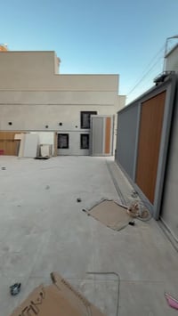 ٤٠٠ م  يكون مجهز سبالت وكونتر  ٦ سويتات وكراج يكفي ٦ سيارات تقريبا عدا...