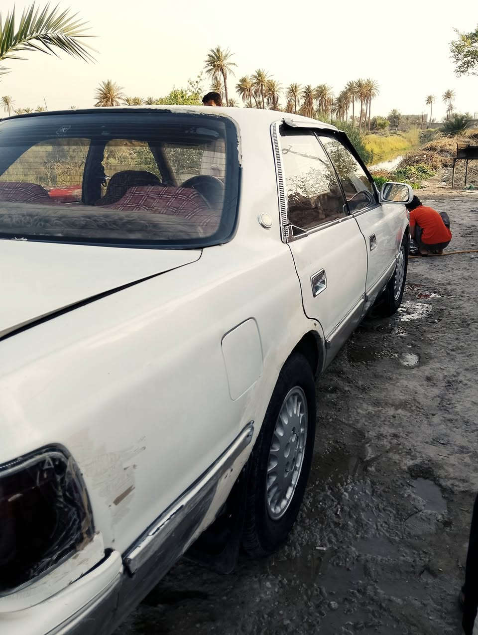 سلام عليكم سياره شيزر عضم موديل 91رقم نجف سعره 33بيه مجال او مروس 
مكان سياره نجف مشخاب  رقم***********
