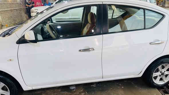 نيسان صني ٢٠١٤
بليته زركه هندي
بيه بس داير مال الجاملغ صبغ الباقي مكفوله
مكينه جديده كير جاهزات
دواخل نظيفه كهربائيات كله شغاله
حداديه حلوه
تبريده ثلج
ماشيه111
رقم ميسان 
سنويه منتهيه
 سعره 95 بيه مجال قليل
مكاني السياره في ميسان 
***********
