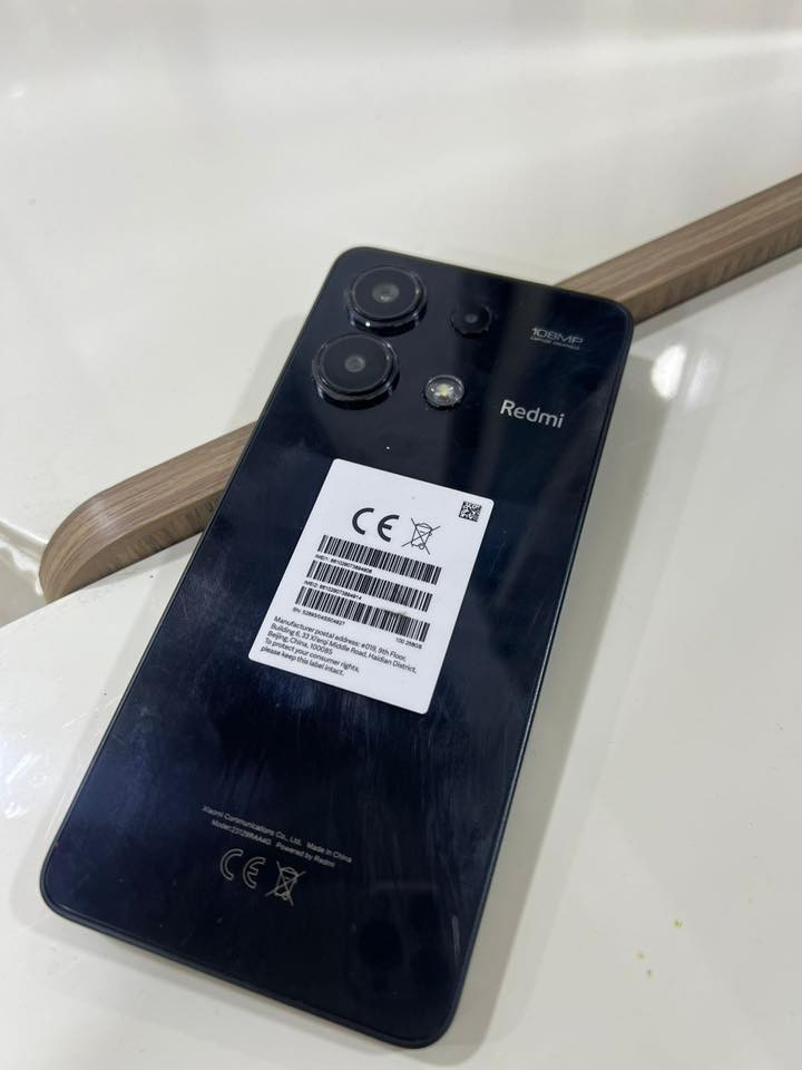Redmi Note 13. للبيع مع كامل ملحقاتة. تلفون نضيف شخط ما بي ***********

