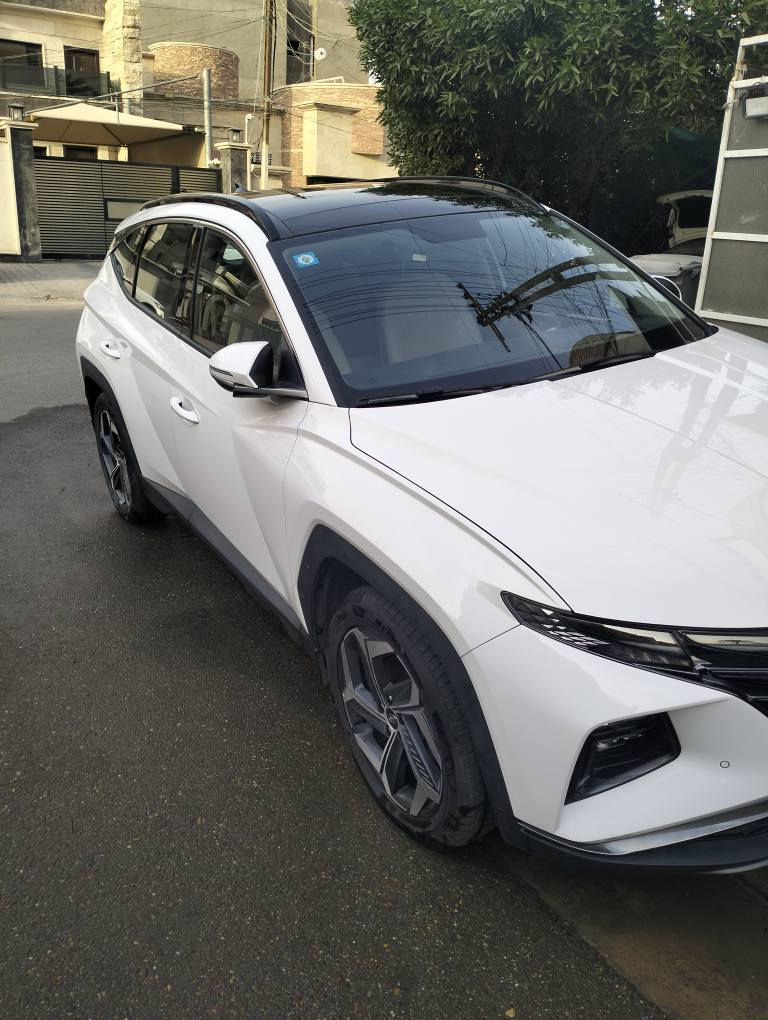 السلام عليكم توسان خليجي موديل 2024 ماشيه 4000 فول بانوراما ويل 19 جنطه كهرباء جلد تبريد قطعتين مكفوله ماعدا بارد قطعه صغيره بجنطه سياره نظيفه جدا على ايدي زيروا بغداد حي الجامعه *********** رايدهه 248 ورقه بغداد, العراق
