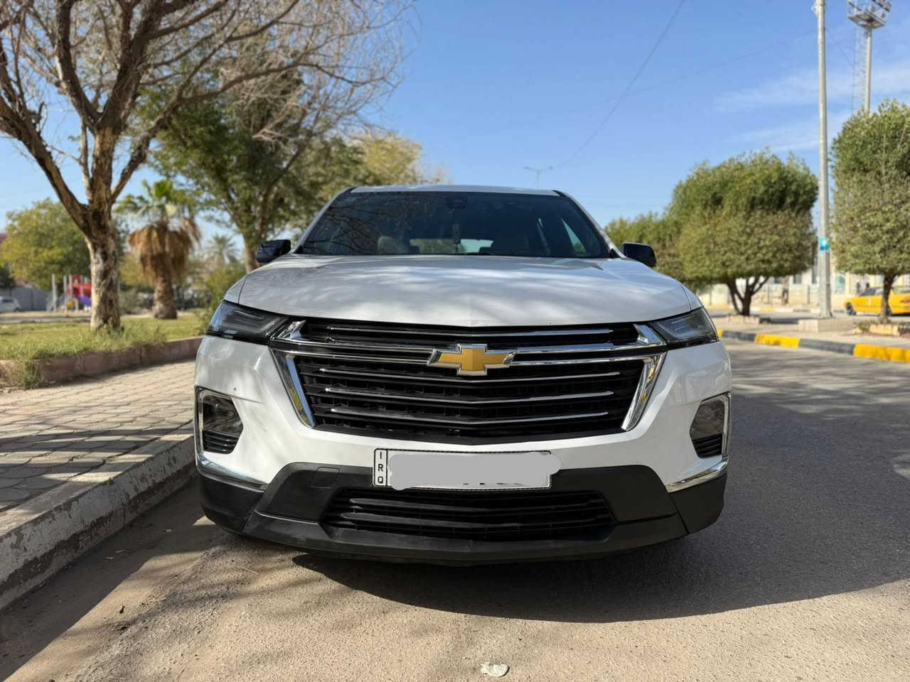 شوفرليت ترافرس 2022 Lsللبيع☑️ 
رقم بغداد  انكليزي☑️ 
6سلندر ☑️
3قطع تبريد مناخ منفصل ☑️
شاشه كامره دواره☑️ 
تحكم ستيرن 4جهات تثبيت سرعه  وتحديد ☑️مسار 
رادار امامي مانع تصادم ☑️
سايد بريك بصمه ☑️
بصمت ابواب وتشغيل بصمه ☑️
حساس ضغط اطار ☑️
لايت زنون  بلاد حاجب نهاري ☑️
7راكب ☑️
تحكم مريا جانبيه كهربائي ☑️
مانع انزلاق☑️ 
شاشه تدعم ال ابل كاربلي☑️
والاندرويد اوتو ☑️
الداخل لونين ☑️
الكشن الصف الثاني متصل ☑️
عداد المسافه 61000 كيلو ☑️
مكفوله من الارباك والغد والشاصي صور المزاد موجوده بالمنشور  كسر شباك امامي فقط 
ولاكن من وصلت تضح بيه 3قطع مبدله من امريكا  بنيد وجملغات 2امامي  سرقه  بدون حادث 
مكان السياره كربلاء  المقدسه 
السياره جدا حلوه وجاهزه ومابيه مصرف دينار 
وللعلم اني المستورد والسياره داخله بسمي  ورقمته وصارله سنتين يمي 
السعر 245$بيه مجال بسيط للشراي 
المداور ثاني يوم  
اي استفسار  تفضل خاص وتدلل 
ارجو من الجميع  الصلاة على محمد وال محمد  للبركه والتوفيق.


**إذا كنت صاحب هذا الإعلان وتريد حذفه لأي سبب، رجاءا أرسل رسالة إلى الدعم الفني**