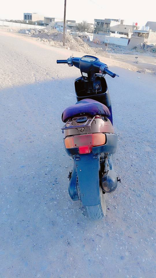 سلام عليكم دراجه بطه للبيع كامله هندر واحد التفاصيل خاص (ملاحضه الكفرات كامله بس اني فاتحهن) السعر 180وبيها مجال مكاني مسيب طريق الحاميه رقم الهاتف ***********
