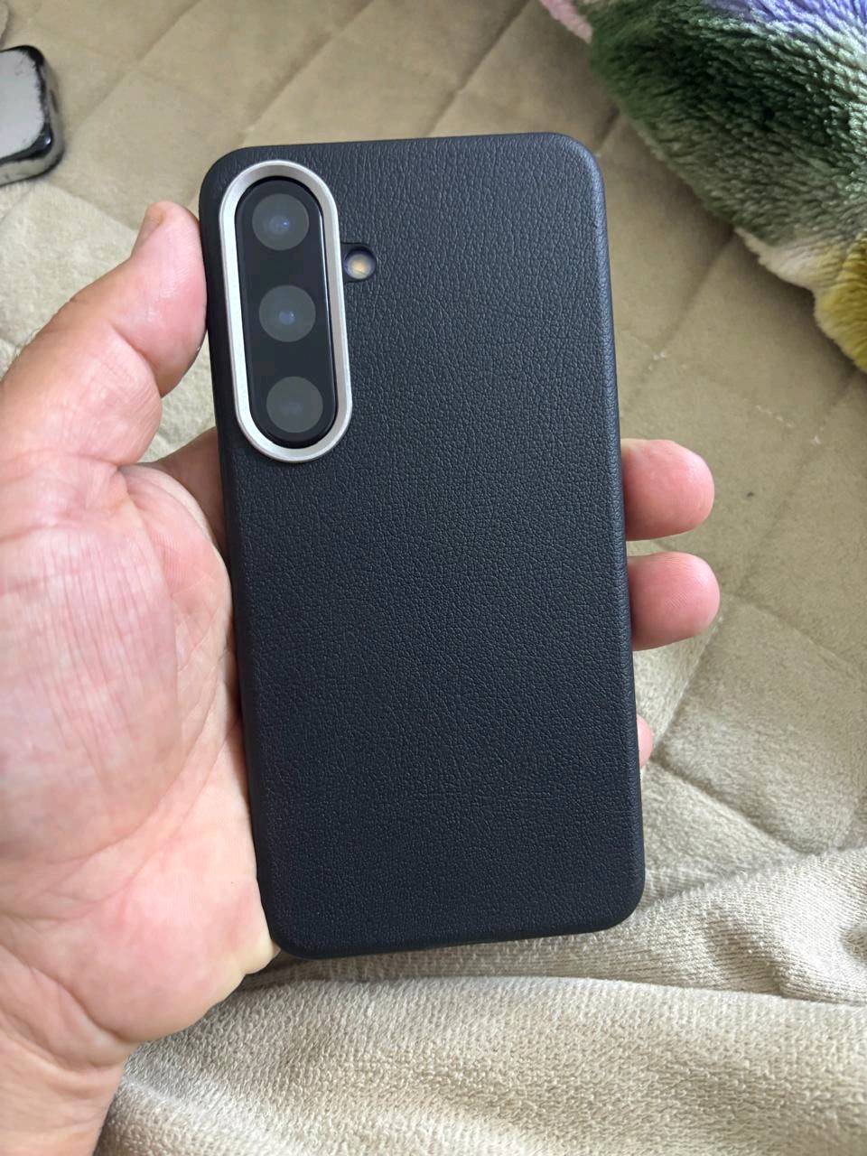 جهاز s24 العادي بي فطور بالظهر للبيع ٥٠٠ او رماوس وي s24 او s25 الترا