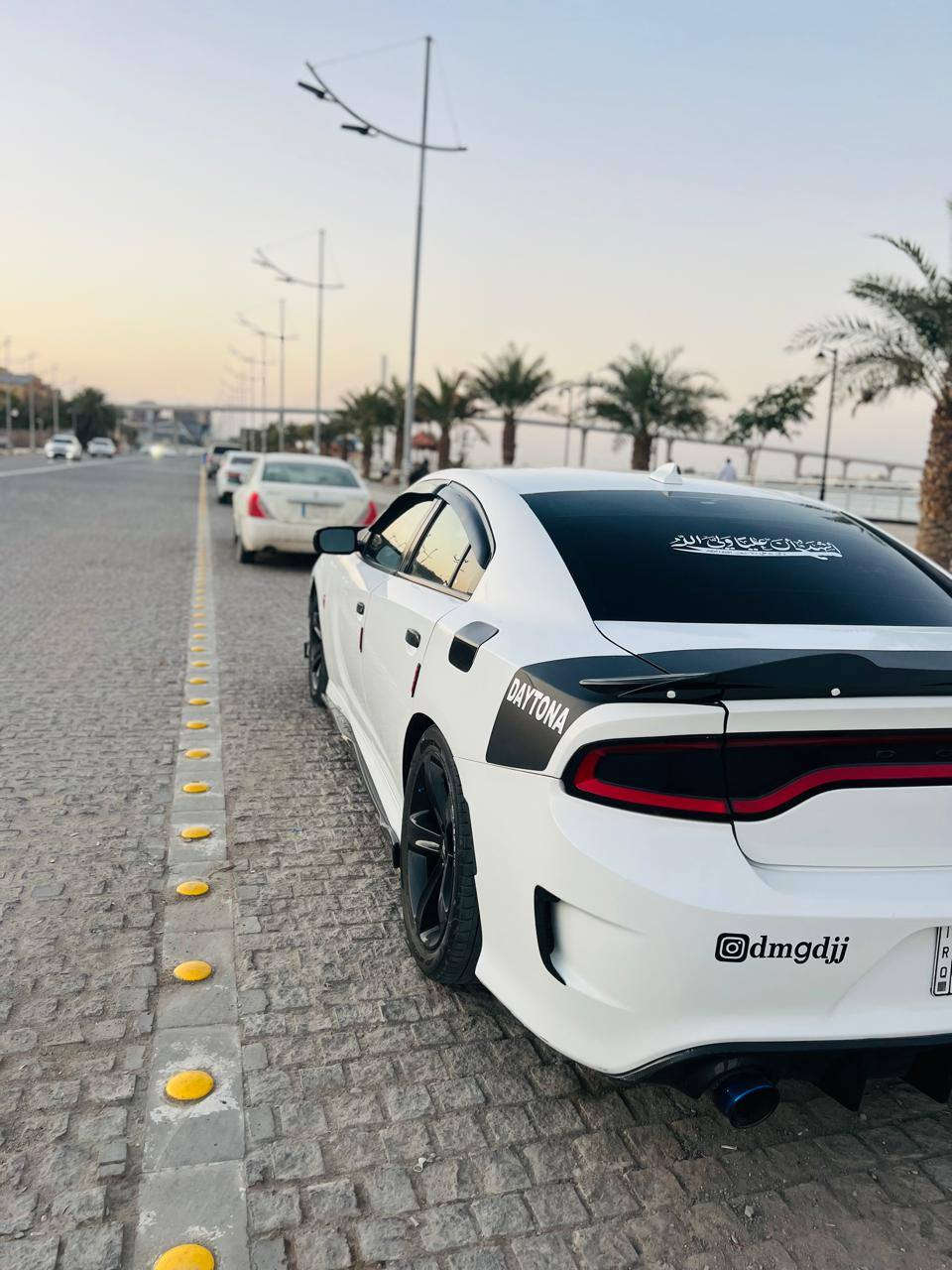 السلام عليكم جارجر مديل 2020 سوبر اتراك باك RT رقم بغداد الجديد سياره جاهزه من كل شي ما بيه اي نقص هيدرز SRT ولف حماوه مشموتو اويل كاج كان لدات متغيره اوركال غرفه SRT لون أحمر حادثه جاملق وبنيد وبيه صبغ حزام *********** محافظه البصره قضاء القرنه السعر 175
