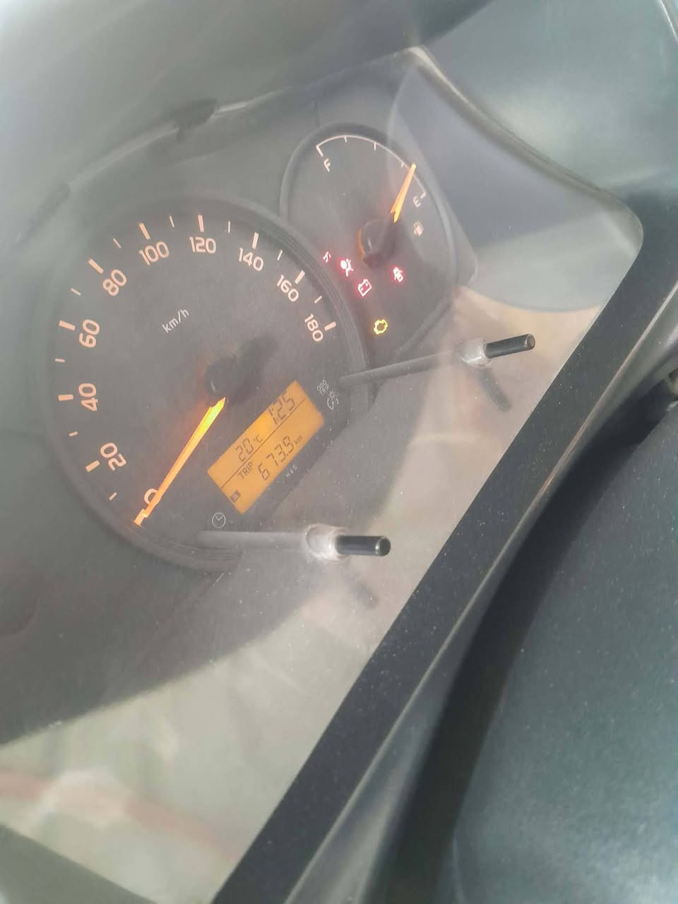 السلام عليكم سياره موديل 2016 مكفوله بيها بالصفحه الطويلة بالدوسه شبر بارد
ومقابيل البك لايك الصفحه الكصيره بيها شبر جوه البك لايك صبغ شبر مكينه كير اكسن كفاله وتبريد محور رقم بغداد تحويل مباشر! 
الهاتف: ***********
