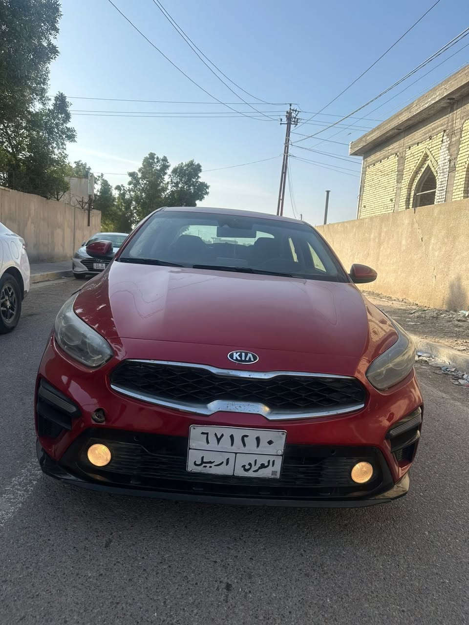 سلام عليكم ورحمة الله
كيا فورتي 2019 
وارد امريكي رقم اربيل 
بيها صبغ جاملغ وبنيد ونص الباب كلير 
صور الحادث مرفقة بالمنشور 
كير محرك كفالة 
تبريد خير من الله 
تحكم ستيرن جهتين 
شاشة 
تحديد مسار 
توقف ذاتي 
كاميرا دوارة 
صدر تبديل جديد 
السيارة جديدة متصرف عليهة خالية من العيوب والشخوط 
مكاني بغداد المحمودية 
السعر ١٢٥ وبيهة مجال حك الجية
***********
