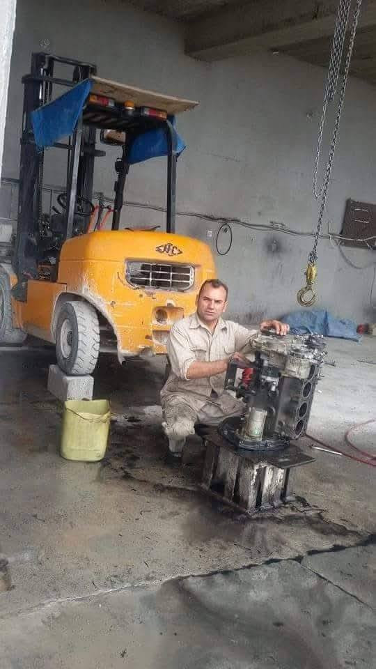 سڵاو .هاوڕەیان .وەستا حسێن ڤاندام  ئامادەیە بۆ تەحمیل کردونو جاک کردنی هەموو جۆرە ئامێرەکانی گاز وەکو.(تراکتۆر شۆفل حەفارە ڕافیحە..لە شوێنی خۆی بە هەرزانترین نرخ.***********
