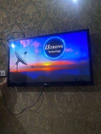 بلازمة للبيع شركة LGحجم 43انج نوع LCD الاستفسار  على هاذا الرقم 077470...