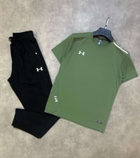 يارب ….. 🙏موسم العيد يمنا مميز 🫰  تراك شبابي رياضي ماركه اندر ارمر فوو...