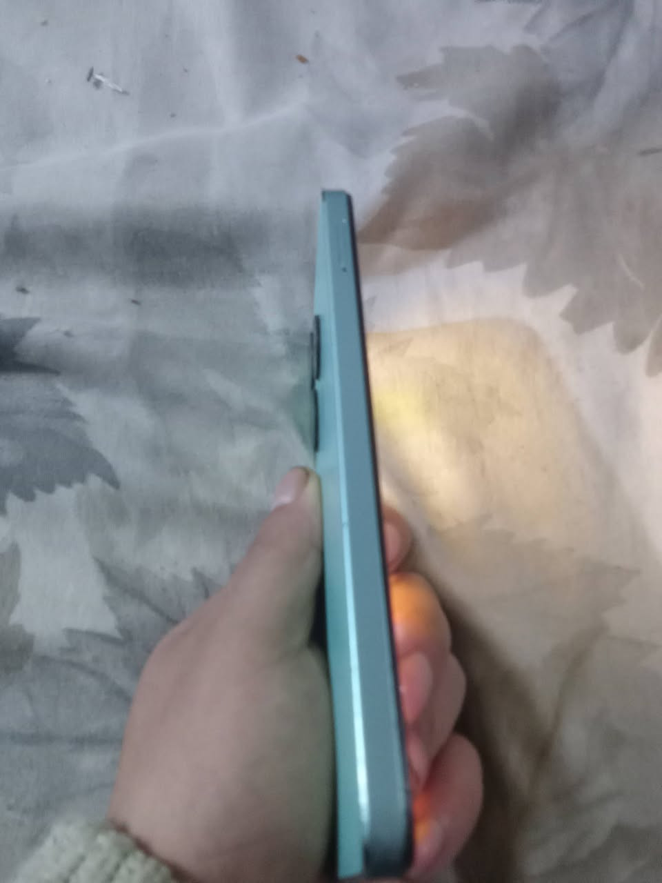 السلام وعليكم تلفون أن فنكس للبيع او مراوس تلفون نضيف كلة شغال المكان بعقوبة التحرير السعر 70وبي مجال  الاتصال على رقم ***********هاذا رقمي تصل ودلل
