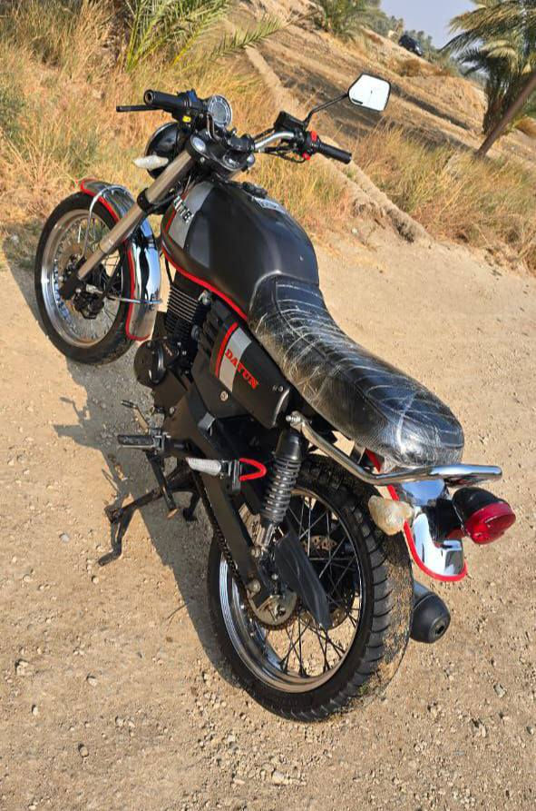 السلام عليكم 
دايوان لايتي 
مديل 22 
طالعه ب 24 
اوراق اصولي جاهز للترقيم مدفوع كمركه ورقه معرض بيه ماشيه 17 الف حقيقي دراجه بيه شلعه تشك الكاع مكينه 200 مامفتوحه ونضافه مثل الصور مكاني بابل الحمزه الغربي خيكان السعر واي استفسار خاص وتدلل او اتصل ***********
