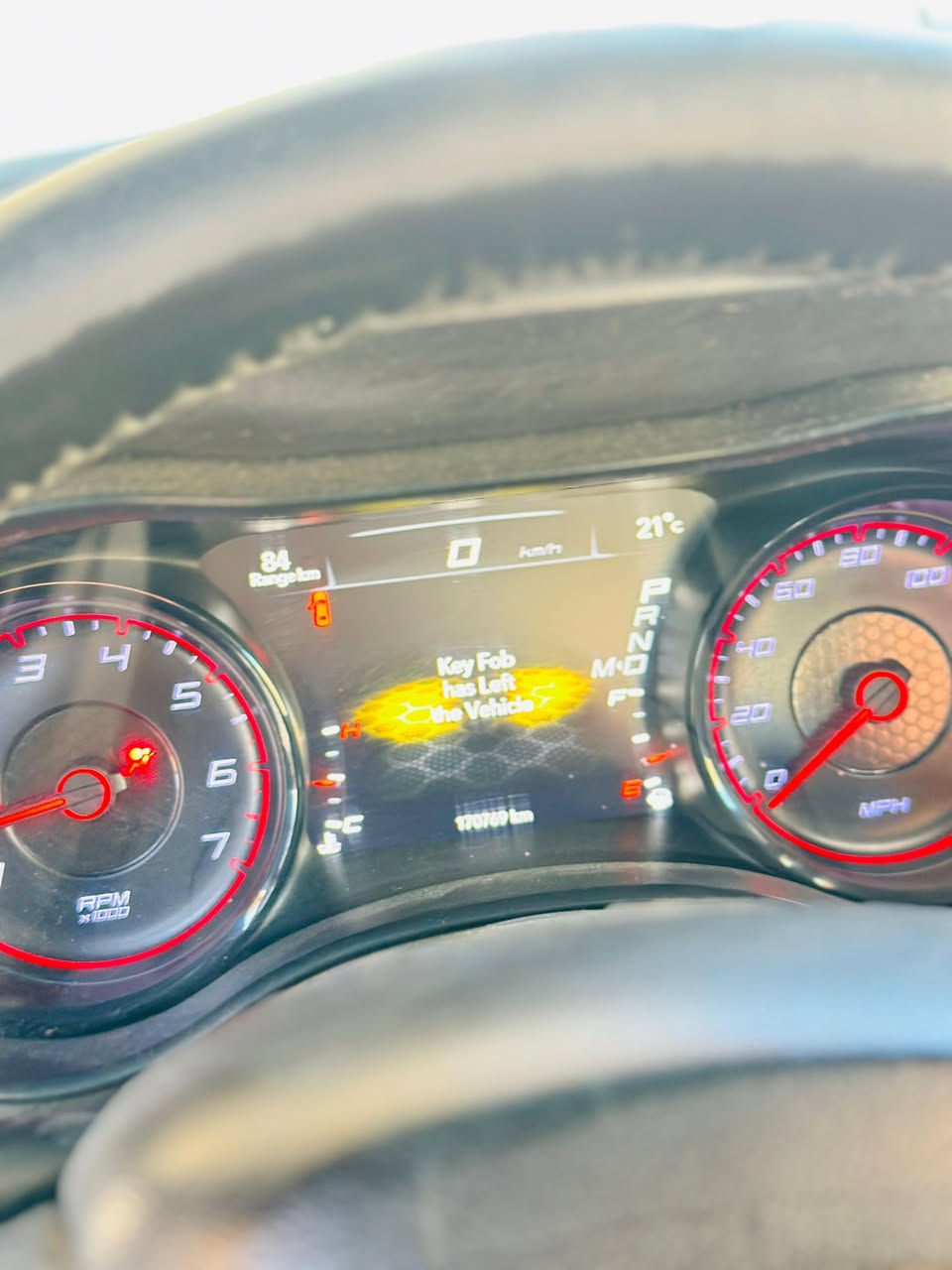 السلام عليكم دوج جارجر موديل ٢٠١٨  السيارة ٨ سلندر ٥٧٠٠ فئة ديتونا يعني فول للاخير السيارة عليها چوبلس s2 مواصفات الديتونا معروفة صور الحادث   https://en.bidfax.info/dodge/charger/3835579-dodge-charger-r-t-2018-black-57l-vin-2c3cdxct2jh147292.html
الحادث جاملقين وبنيد 
السعر ٢١٥
يفضل مراوس بجيب او دورنگو ***********–***********
