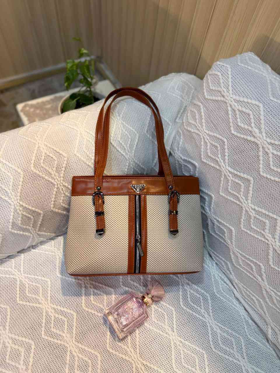 #تخفيضات_هائله 💫💫💫
سعر القطعتين من ذوله الموديلات ب ٢٥  ألف فقط
#الاختيار على ذوقكم حته اذا كل قطعه من موديل 
ويتدللون علينا زبائننا😍
يوزر الانستا 👈 mars_.stor

@أبرز المعجبين
#تخفيضات #هدايا #حقائب #ترند #تسوق_اونلاين


**إذا كنت صاحب هذا الإعلان وتريد حذفه لأي سبب، رجاءا أرسل رسالة إلى الدعم الفني**