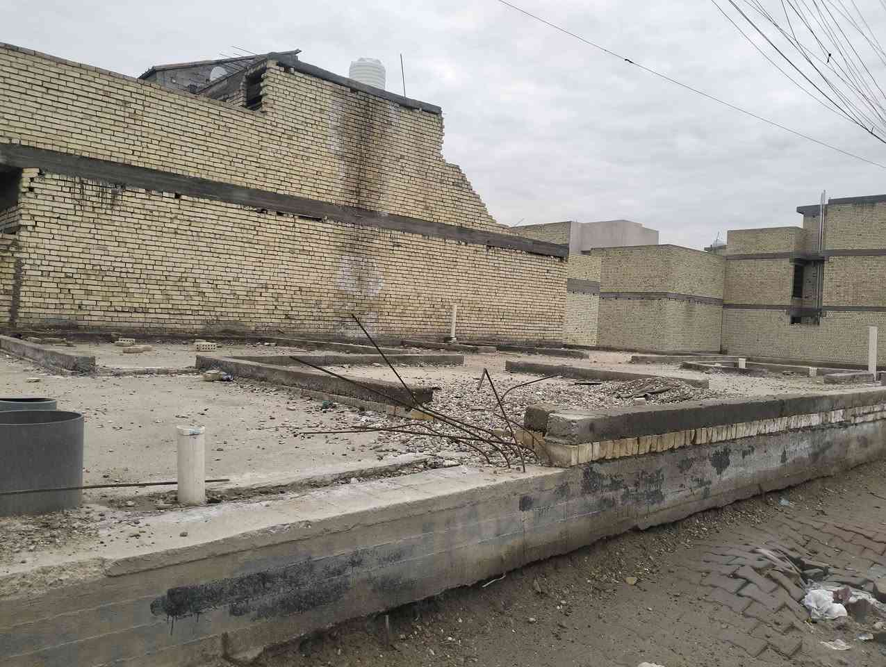 قطعة للبيع 208 متر ركن رفت  منطقة ال 28 كاملة تبايط مجاري كهرباء كلشي كامل   رقم الهاتف ***********.
