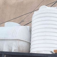تانكيات للبيع السعه ١٠٠٠ لتر واحد سعودي طرح واحد عامودي عراقي موبايل٠٧...