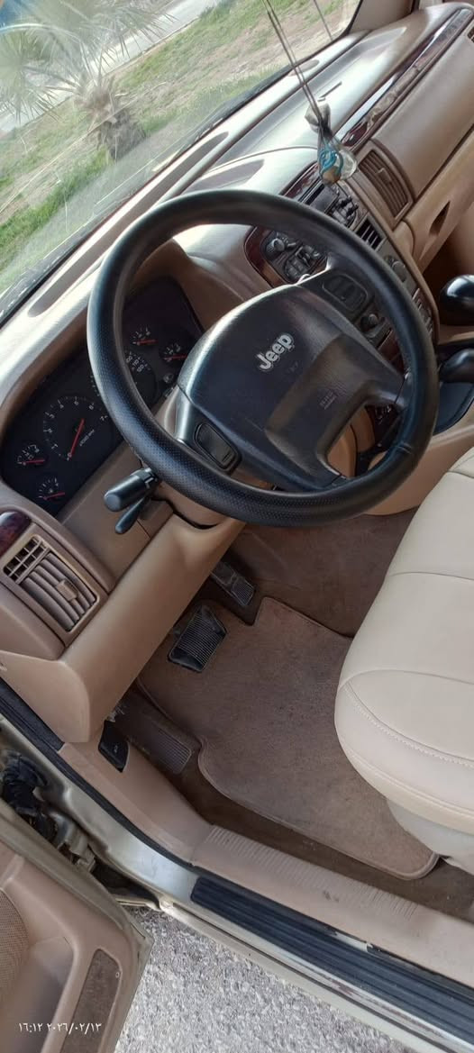 سلام عليكم مكان سياره كركوك  رقم اربيل سنويه هزه وفحص جديد.س نويه لحد 31  بسمي شرط تحويل سياره دفع رباعي
جيب شيروكي لمتد موديل 2000 ...8سلندر 4700بدون اي حادث كير محرك جديد
بيها 3 قطع صبغ بدون دواخل فول فول تبريد ثلج..كراسي كهرباء تدفئه..سيدي جنجر. مع مضخم صوت بلادي. سياره على وضع شركه  سعرها 70 وبيها مجال  للاستفسار *********** كركوك, العراق
