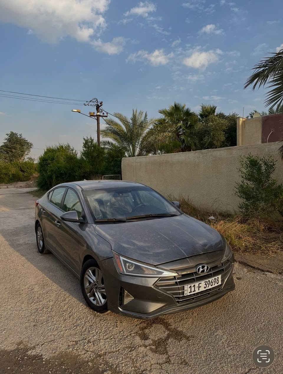 السلام عليكم النترا مديل  2020  لون رصاصي جديده ماشيه 67 فقط للبيع  مكفول من الجراد مابيها اي جراد رقمها بغداد انكليزي جديد بسمي  هزه جديده تحويل مباشر محرك وكير خير من الله جدد
محرك 2000 دوش المرغوب ✅
كير 8 نمر ✅
مابيها ولا شوي جراد ✅
3 انضمه قياده ✅
رادارات ✅
تحديد مسار✅
شاشه كبيره وكامره بلادي ✅
تبريد ثلج ✅
5 ويلكب ✅
تخم تايرات ✅
صدر امامي خلفي بوضع الوكاله ✅
ماشيه 67 ✅
السياره حيلل حيل جديده ومال بيت مماشيه هواي بعدها ع وضع الشركه حادثها شويه بل بنيد ونصبغ البنيد فقط باقي السياره كفاله عامه من كلشييي عله وضع الشركه ترايها مال زيرو السعر 125 
العنوان بغداد قرب مرور التاجيات غير متواجد عل نت  والواتساب فقط عل رصيد الشراي يتصل عل رقم ويتدلل 
***********
