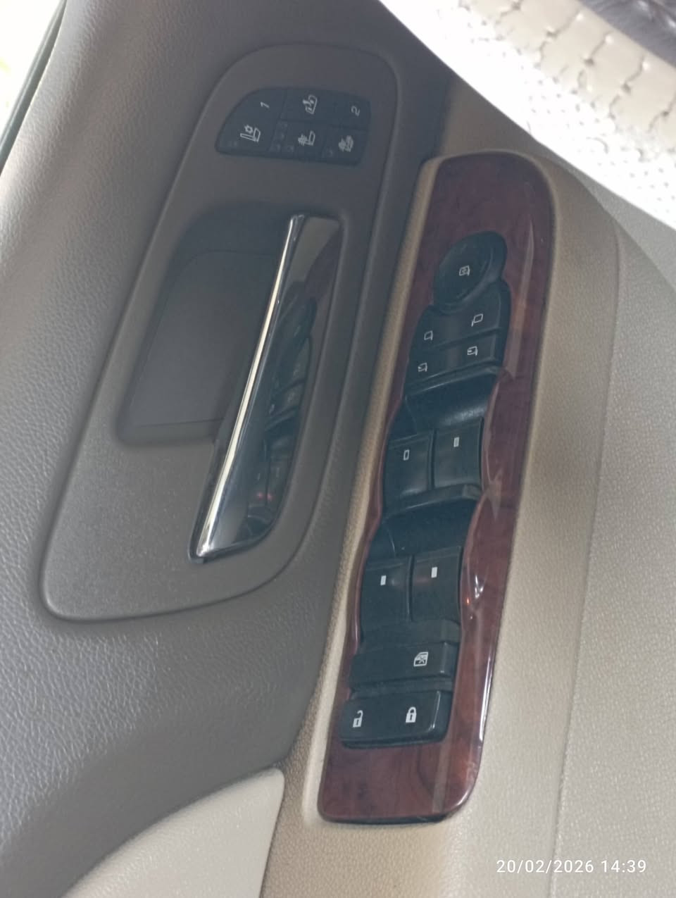 سلام عليكم
لعشاق شكل القديم
للبيع شوفرليت تاهو 2013 (((((خليجي )))))LTZ

✨️العداد مسافات 179 كم 
✨️رقم بغداد بأسمي 
✨️مرايه كهربائيه شفط  قلاب مع اشارات جانبيه 
✨️فتحه سقف 
✨️شاشه مع سماعات 
✨️كشنات الاماميه تدفئه وتبريد ️مع خزن ميموري
️والخلفيه تدفئه 
✨️تشغيل عن بعد ريمونت عدد 2
✨جنطه شفط 
✨تخم تاير جديد مع باتري جديد
✨تواسه بانزين تحكم
✨لايت زنون 
السياره جاهزه بدون نواقص

✨️السعر 295$وبيه مجال 

مكان بابل القاسم 
للاستفسار الاتصال ***********
