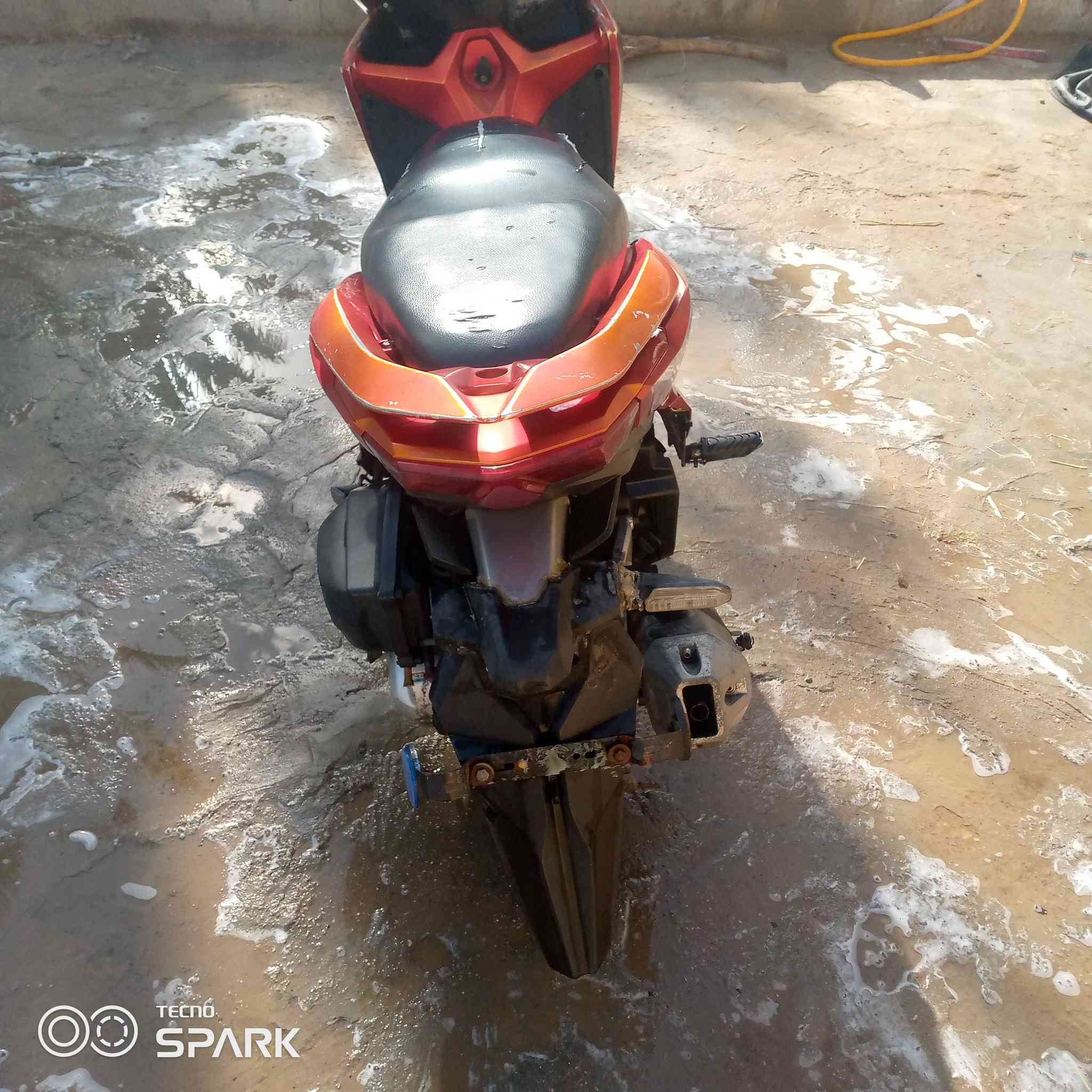 سلام عليكم  دراجه للبيع هونداي موديل 2021دراجه برغ ما مفتوح المكينه ناعمه السعر 650وبيه مجال  الرقم ***********
