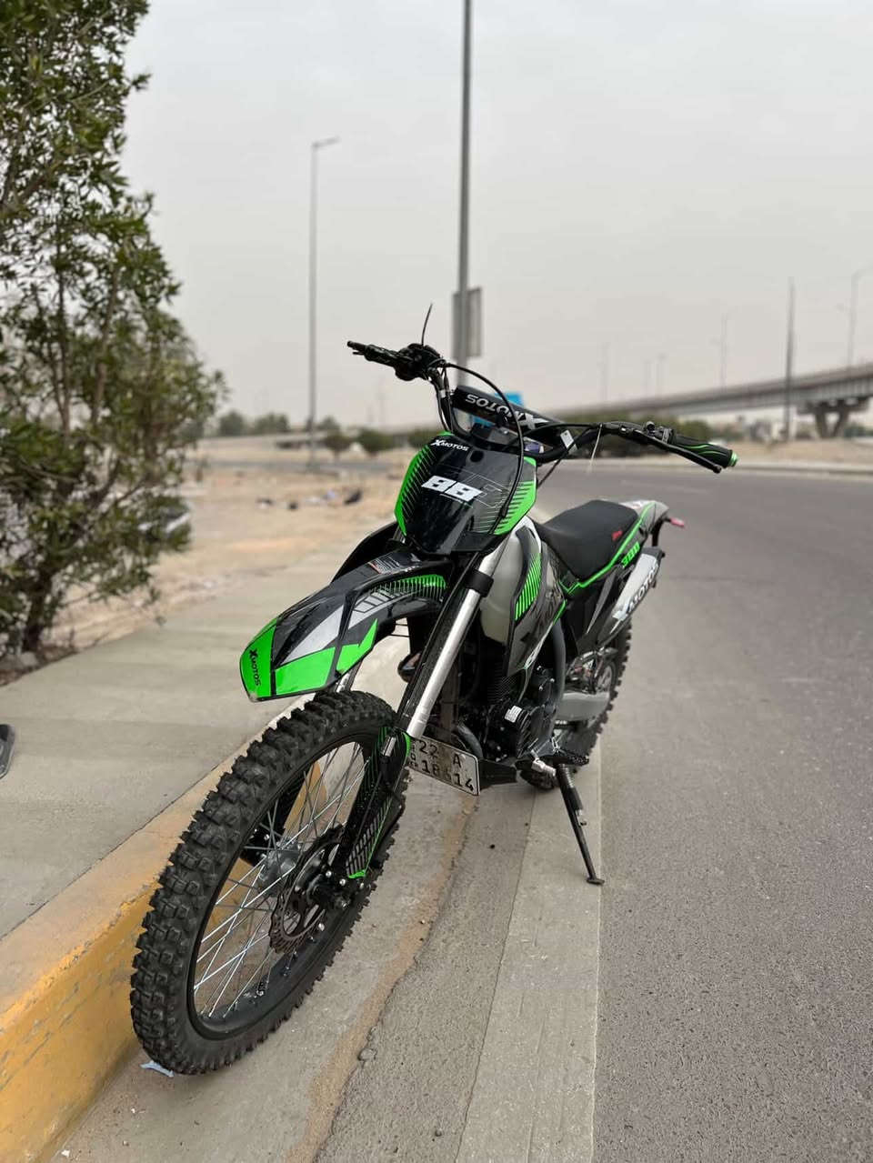 السلام عليكم قفاز xموتل دراجه صارله سبوعين من نازله من المعرض دراجه نضيفه دراجه جديده وقويه حجم  300c
السعر 2500وبيه مجال  مرقمه اربيل  المكان بغداد الجديده النعيريه قرب جبار ابو الشربت 
الرقم للاستفسار ***********
