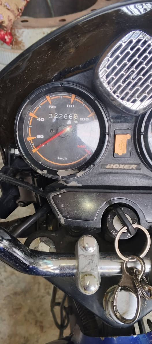 🛑للبيع .. للبيع .. للبيع🛑
1- بوكــسر 2023 دراجه اخت الجديد .
2- رقم بغداد انكليزي مشروع وطني تحويل ثاني يوم .
🚫ملاحظة الدراجه سنه كامله وهيه متروكه السبب 
جنت بسفر . 
3- ماشيه قليل الدراجه خير من الله تجي بعينك وتشوف المكينه خرسه وحلوه .
4- سبب البيع هم راح ارجع اسافر 😅 .
5- السعر 2250 وبيه مجال حك جيتك وبيكم خير وتدللون .
العنوان بغداد - البياع - الرساله الاولى 🌐
رقم الهاتف ***********☎️ 
خاص ما متواجد اتصل فقط.
