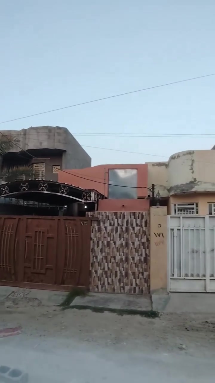 على بركة الله 
مشتملات عدد 2 كل مشتمل يحتوي على غرفتين نوم مع ملحقاته في حي صلاح الدين المربع الاول مقابيل جامع شيخ ذياب سعر المشتمل الواحد 70 مليون للاستفسار اكثر مراجعه مكتب الصفاء للعقار حي الافراز قرب جامع القريشي عندك عقار للبيع مستعدين للترويج ***********
