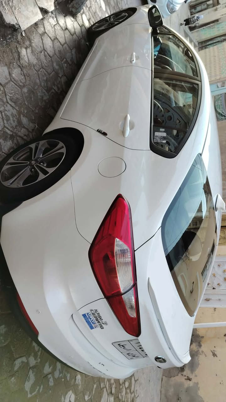 سيراتو موديل 2014 سياره بس باردات بيه بسيطه كير ومحرك مكفولات 117 وبيه مجال بسيط  رقم تليفون ***********
