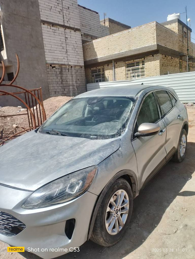 فورد سكيب se فول عدا الفتحه رقم انكليزس باسمي م2022 حادثه متجايه فقط سمكره وصبغ لا كص ولا تبديل السعر110 ورقه وبيه شويه مجال مكانه كربلاء ***********
