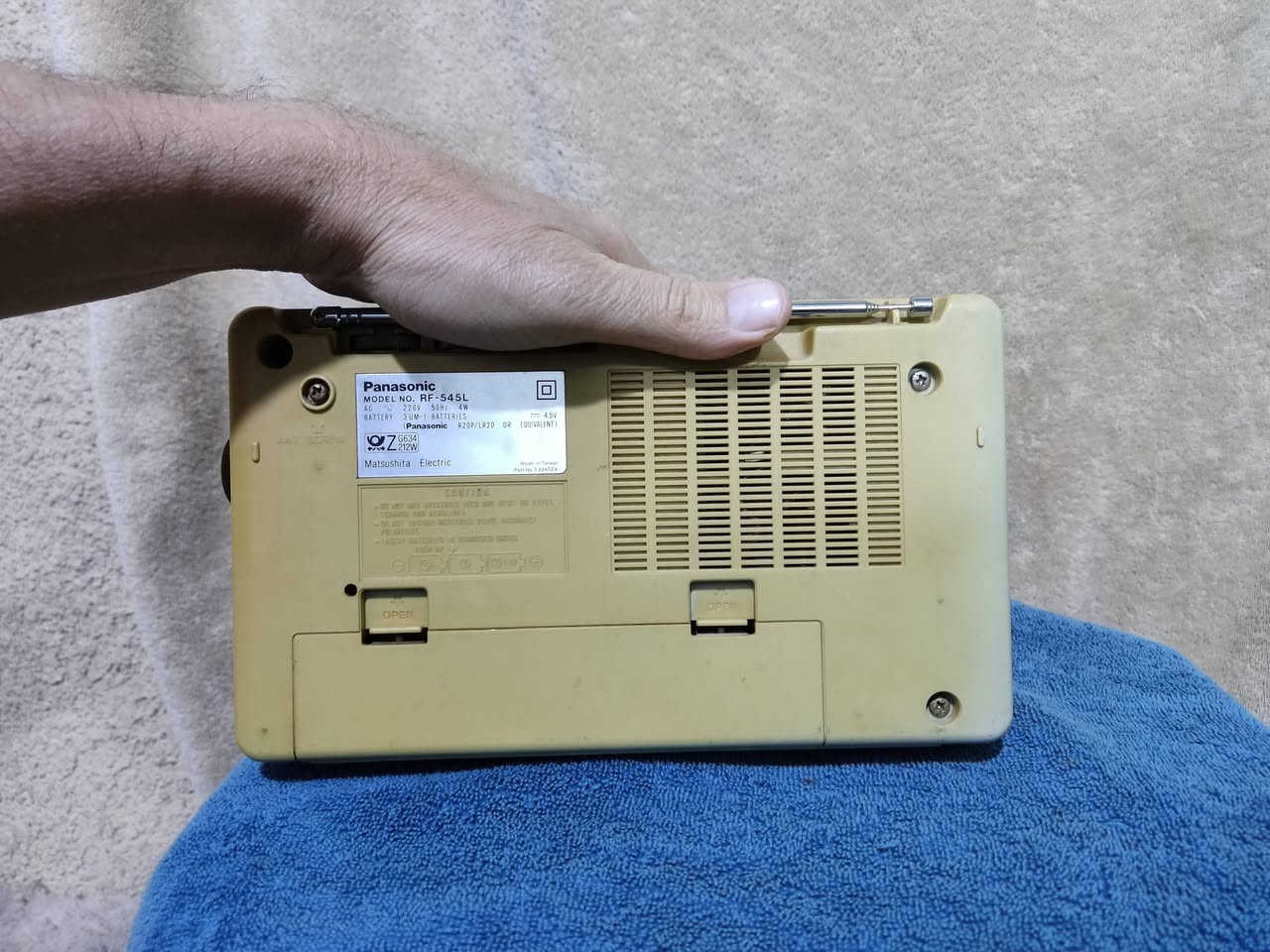 نقص يده
باناسونيك تايوان 
حافظ لل ف م 
شرط الشغل باتري كهرباء
اربع موجات am fm sw lw
٥٠ الف مع التوصيل


**إذا كنت صاحب هذا الإعلان وتريد حذفه لأي سبب، رجاءا أرسل رسالة إلى الدعم الفني**