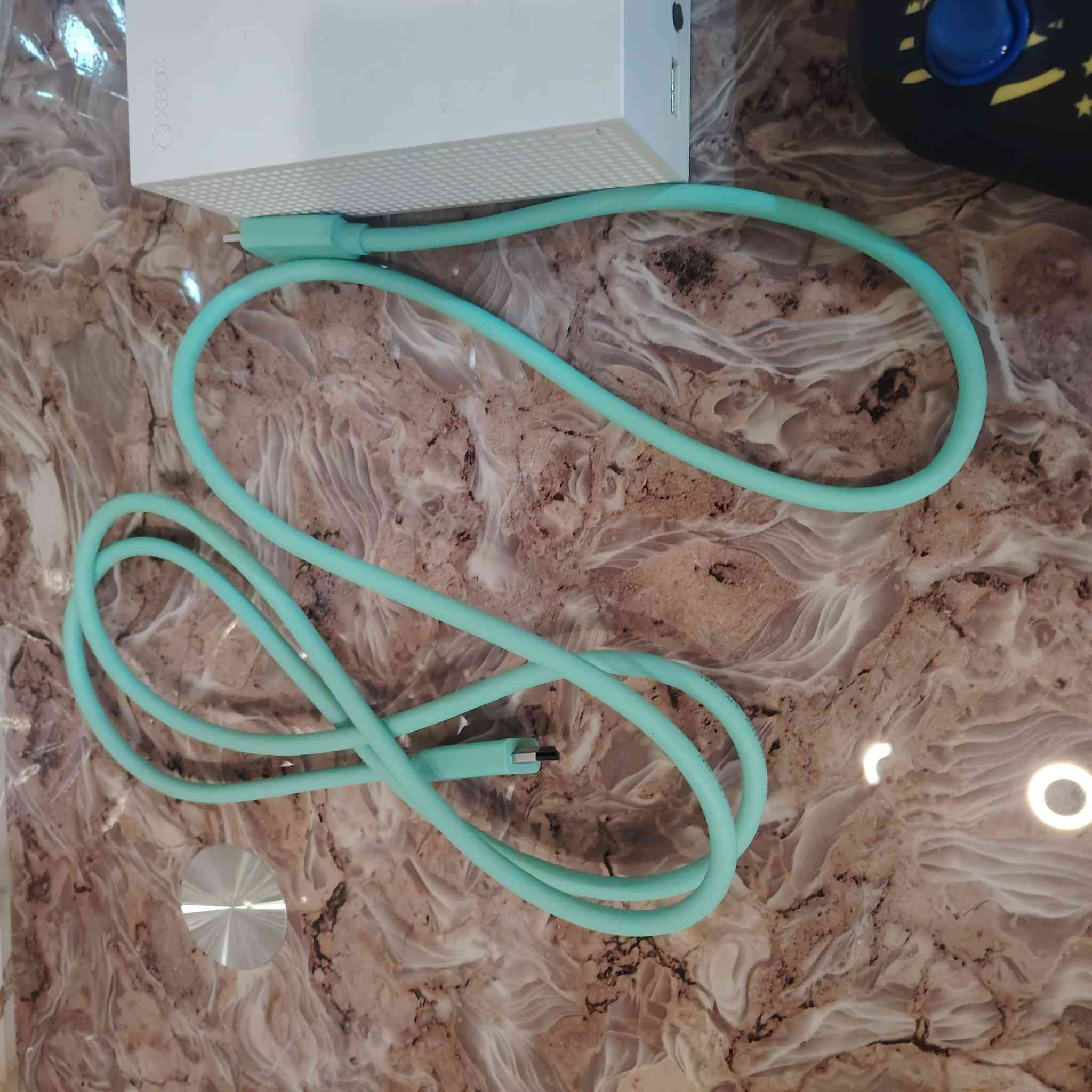 السلام عليكم ورحمة الله وبركاته اكس بوكس سيريس اس مستخدم شهر فقط جديد كلشي ما بيها ما مفتوح ولا شي كامل ملحقات ما يعوزو اي شي يدات عدد ثنين اصليه نضافة 100/100 بالعين تجي وتشوفو وما شاء الله بالعب عن تجربه. السعر 400 قفل للاستفسار الاتصال على الرقم ***********
