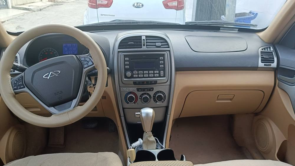 جێری تیگو 2014 فول مواسفات یەک بست  بۆنیتی سبوغە بێ ژورێ پشت و پێشی کەپسە لەگەل دوو جێی گچکە تەعدیلی هەیە سەنەوی و رەقەمی هەمووی نوێیە بەناوی خۆمە و گێرو مەکینەو کارەبایاتی هەمووی بەشەرتە سعریشی 76 وەرەقەو مجال
*********** أربيل, العراق
