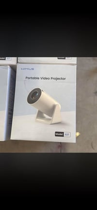 � جهاز عرض محمول WIMIUS موديل S27 تصميم أنيق وعصري، حجمه صغير وخفيف تق...