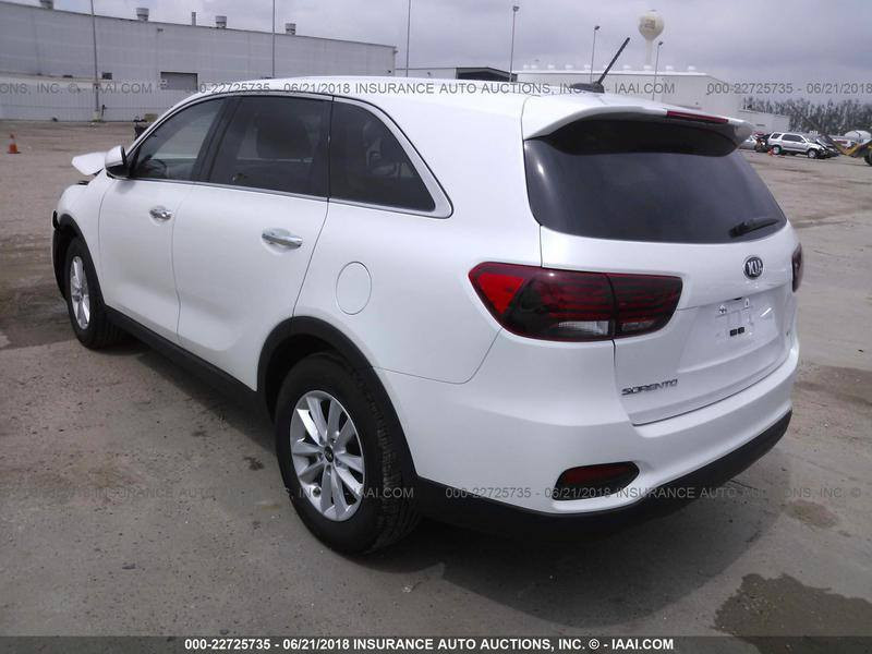 سورينتو ٢٠١٩ وارد امريكي محرك ٦ سلندر  للبيع 
مرقم بغداد مداور ثاني يوم 
حادث جدا بسيط فقط البنيد مبدل 
بدون ايرباك 
السيارة جاهزة من كلشي 
مكانها حله المركز 
السعر 215 وبيها مجال 
*********** اتصال او واتس اب متواجد
