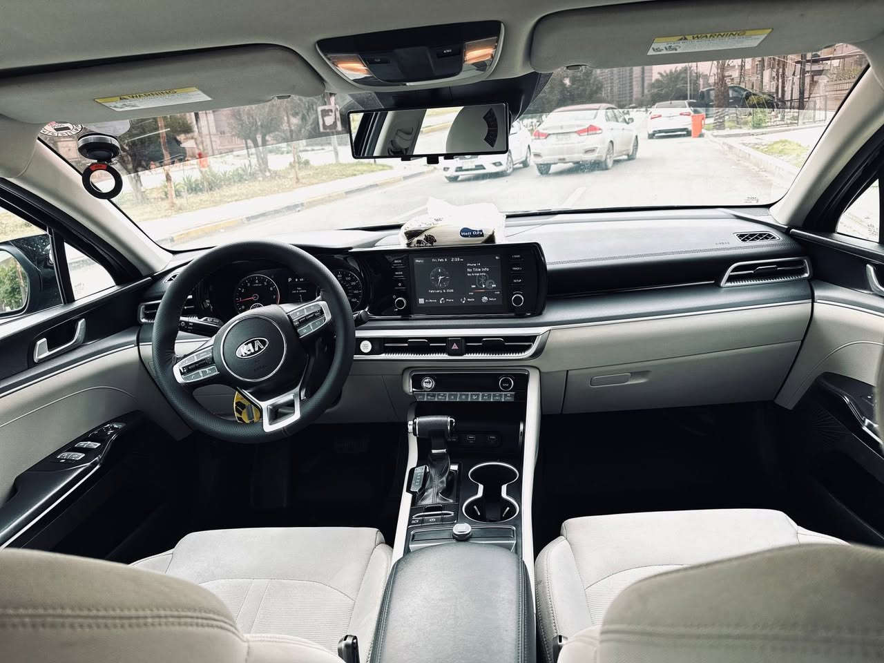 السلام عليكم
للبيع او مراوس حسب القناعه 
كيا k5 موديل 2021
محرك 1600 تيربو صاروخ 
4 بصمات 
تشغيل عن بعد 
مود قيادة 4 انضمة 
تحديد مسار 
سياقة ذاتية 
رادار امامي توقف ذاتي 
رادار خلفي توقف ذاتي 
ردارات جانبية بالمرايات تحذيرية 
شاشة كار بلي 
ماشية 50 
داخل اوف وايت اجة شي قليل بالامريكي
السيارة حيل نضيفة 
شرط التحويل
السعر 155 وبيها مجال بسيط 
للاتصال ***********
مكان السياره الحريه
