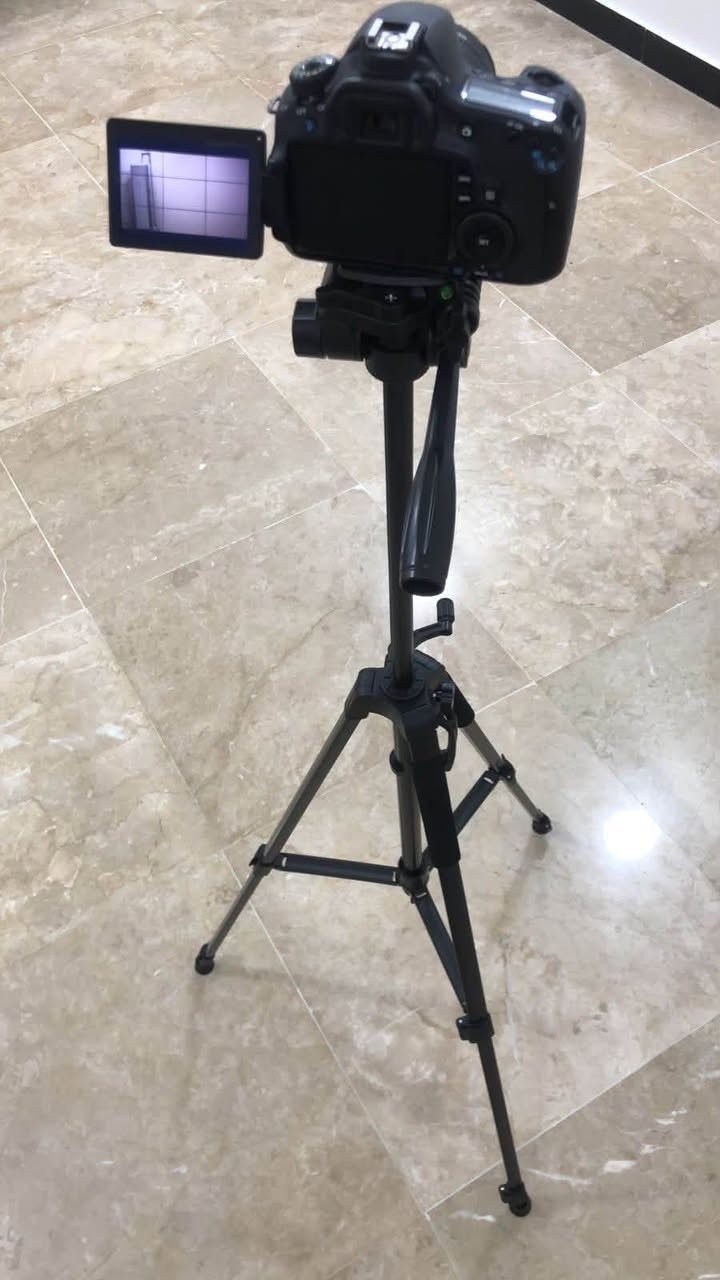 السلام عليكم
كامره كانون 60D للبيع 
استخدام قليل جداً
وياها ستاند + جنطه + شاحنه فقط بدون كارتون 
سعرها 400 وبيها مجال 
***********

