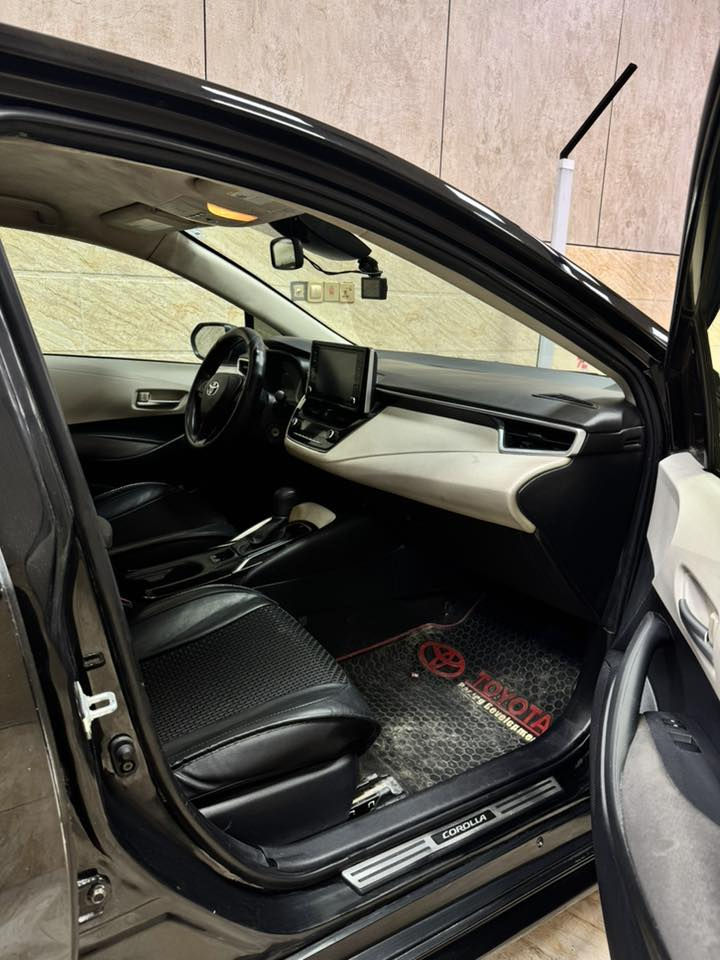 السلام عليكم كورولا وارد امريكي موديل ٢٠٢١ مواصفات LE محرك 1800 رقم اربيل هزه جديدة ماشية ١٤٤٠٠٠ مكانها بغداد الكرخ حادثها موضح بالصور بابين مع جاملغ تبديل نفس اللون للاستفسار على الرقم ***********
