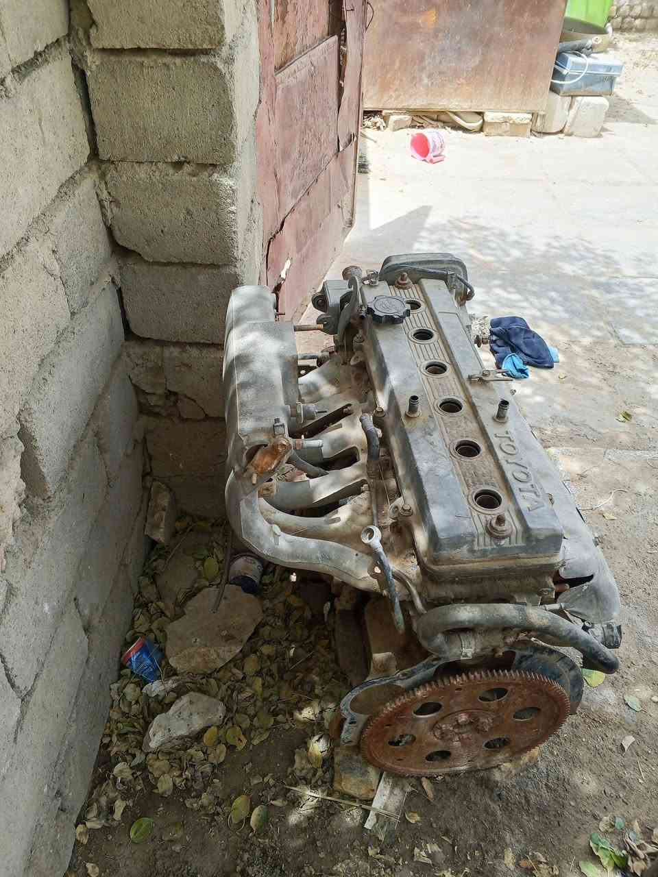 السلام عليكم مكينة سياره للبيع واكفة بيها عين وحدة الشراي يتصل ***********
