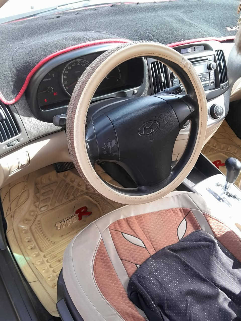 السلام عليكم الانترا للبيع موديل ٢٠١١ بيه للاستفسار الاتصال على الرقم ***********
