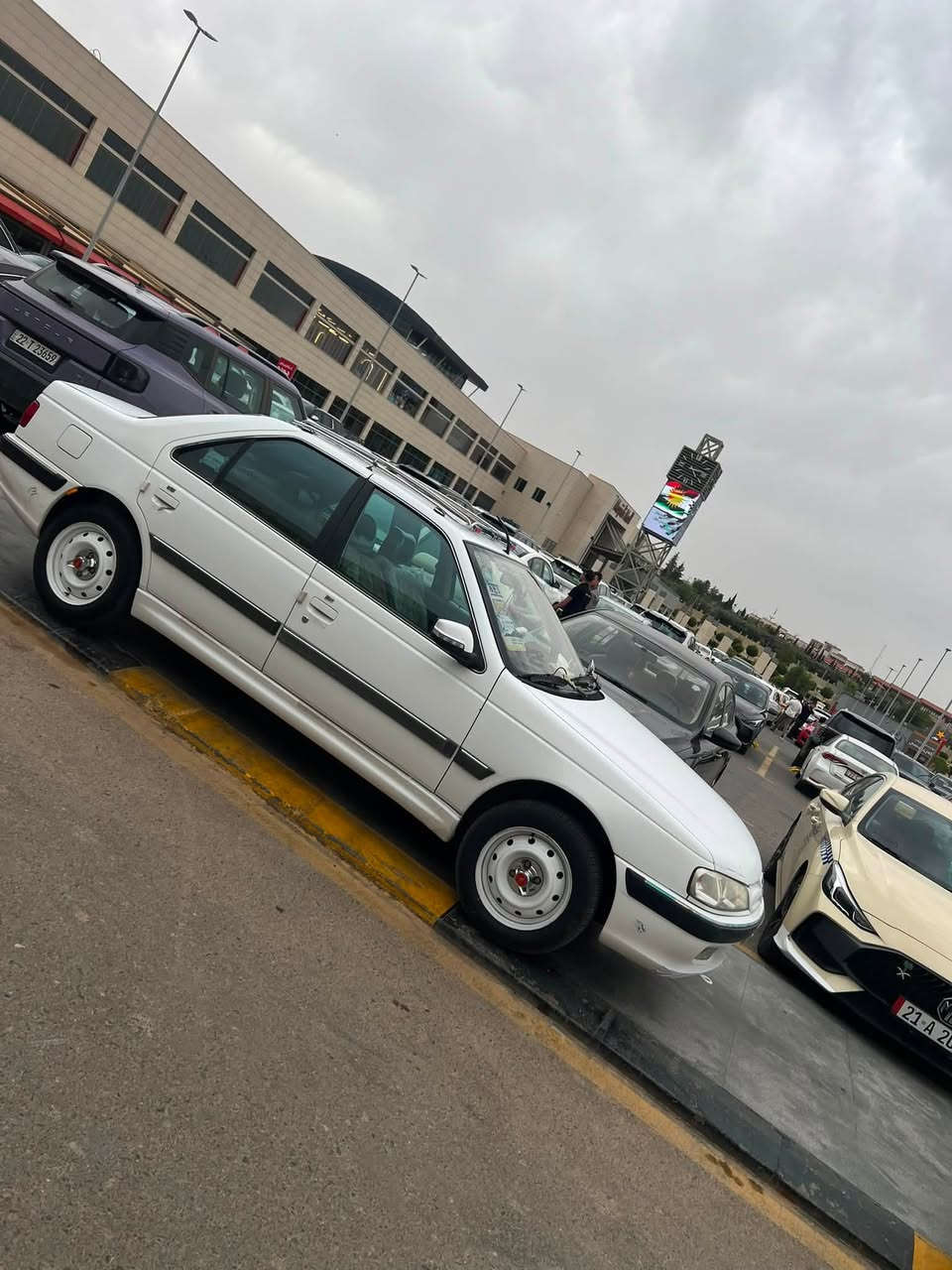 🚗 للبيع: بيجو بارس خصوصي 🪶�موديل: 2022
📍 الممشى: 51 ألف كم (قابل للزيادة)�📍 الحالة: فول نظافة، ما بيها أي عيب�📍 مكفولة وجاهزة للاستخدام
✨ المواصفات:
 ● مدوشمة
 ● تنده وكشنات
 ● رضية
 ● استخدام شخصي وعلى يد مالك واحد
❌ بدون تنقيص�❌ بدون صرف بنزين 
📞 رقم الهاتف: ***********
⚠️ ملاحظة: غير متواجد على الفيسبوك
