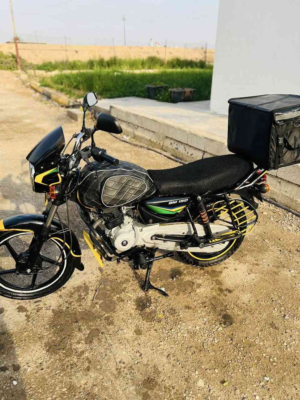 سلام عليكم دراجه بوكسر كلاسك موديل 23اوراق كامله أصوليه مكان بغداد حسينيه مال راشديه ‭***********
