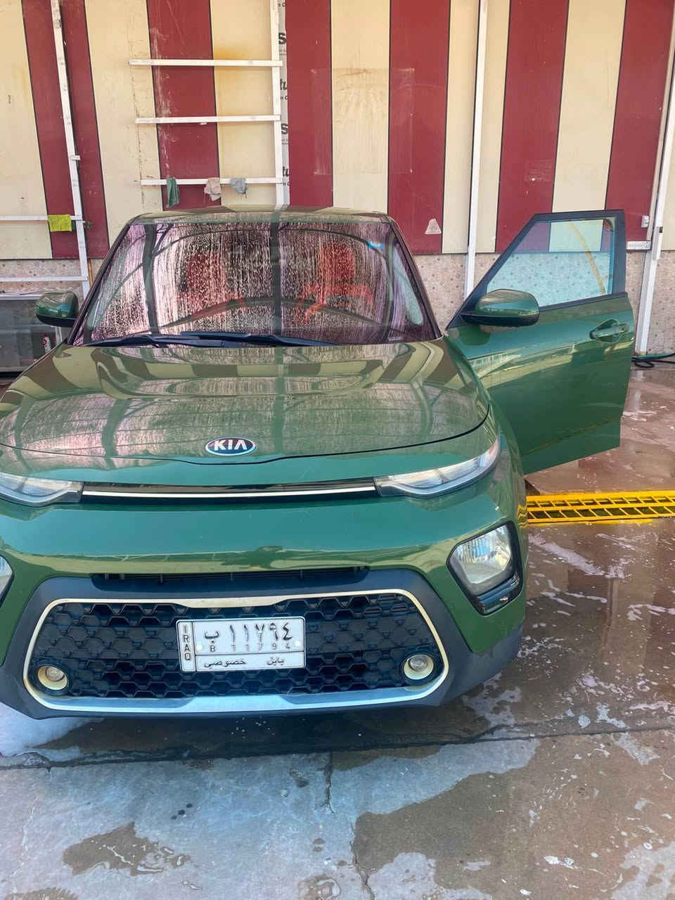 🚗 كيا صول 2021 (Kia Soul EX) - وارد أمريكي 🇺🇸 🚗
(مكلف بالنشر)
المعلومات الأساسية:
 الموديل: 2021
 المنشأ: وارد أمريكي (مواصفات EX)
 الرقم: بابل بأسمي
 اللون: زيتي مميز
 الحادث: أمامي (موضح بالتفصيل في صورة الحادث المرفقة وتم تصليحه بالكامل والسيارة الآن جاهزة مثل ما واضح ببقية الصور).
✨ مواصفات السيارة (فول مواصفات):
 🔘 تشغيل عن بعد
 🪟 فتحة سقف (سلايد)
 📺 شاشة كبيرة 
 📷 كاميرا خلفية 
 💺 كشن كهربائي (تحكم كهربائي كامل لمقعد السائق)
 🔥 تدفئة كشنات (للمقاعد الأمامية)
 🏎️ تحكم ستيرن متكامل 
 🛑 رادار مانع اصطدام 
 💡 إشارات جانبية بالمرايا
💰 السعر وتفاصيل البيع:
 السعر المطلوب: 155 ورقة (دفتر و 55 ورقة)
 ملاحظة: السعر بيه مجال بسيط للجادين.
📍 المكان والمعاينة: محافظة الديوانية.
📥 للاستفسار والتواصل: يرجى المراسلة على الخاص ديوانية, القادسية


**إذا كنت صاحب هذا الإعلان وتريد حذفه لأي سبب، رجاءا أرسل رسالة إلى الدعم الفني**