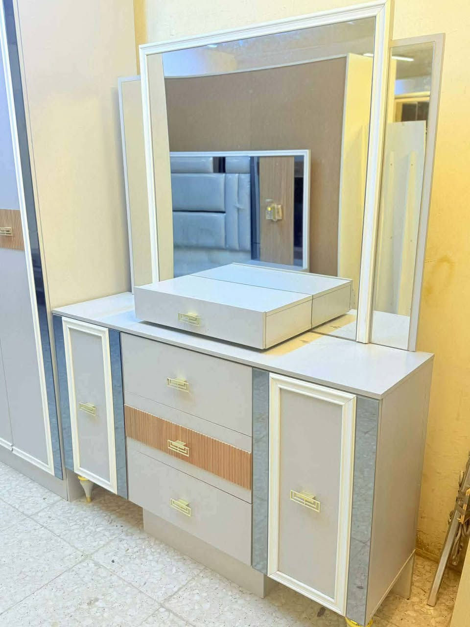 ✨ غرفة تركي 🇹🇷 ماركه اصلي
7قطع 
نظام سلايت
سرير مخزن عملي اناره شغاله 
 قماش وتر بروف أصلي
✨ نظافة 95/💯
السعر  / 650 
 شد ونقل مجاني داخل بغداد
توصيل للمحافظات بأسعار رمزية


**إذا كنت صاحب هذا الإعلان وتريد حذفه لأي سبب، رجاءا أرسل رسالة إلى الدعم الفني**