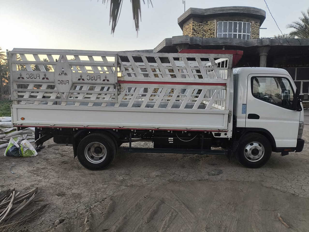 السلام عليكم سياره كانتر للبيع موديل 24تخم تأثير برجستون سياره جديده السعر 290وبيهه مجال ***********
