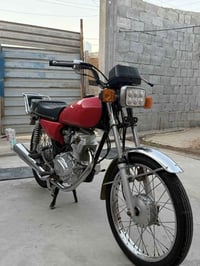 دراجة رقم وسنوية رقم انكليزي مستلم سنوية باقي بس اللوحات شاصي نامه مدي...