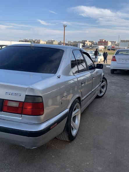 Bmw مودیل 1992
525iA  كیر اوتو بلادی اصل 
بدون ضربە  كیر محرك شرط 
رقم سنویە جدید 2030
بغ عام جمالی فقد 
سیارە جاهزە مابیها ای نقص 
سعر 60$مجال قلیل 
*********** واتساب 
مكان قضاء بردرش
