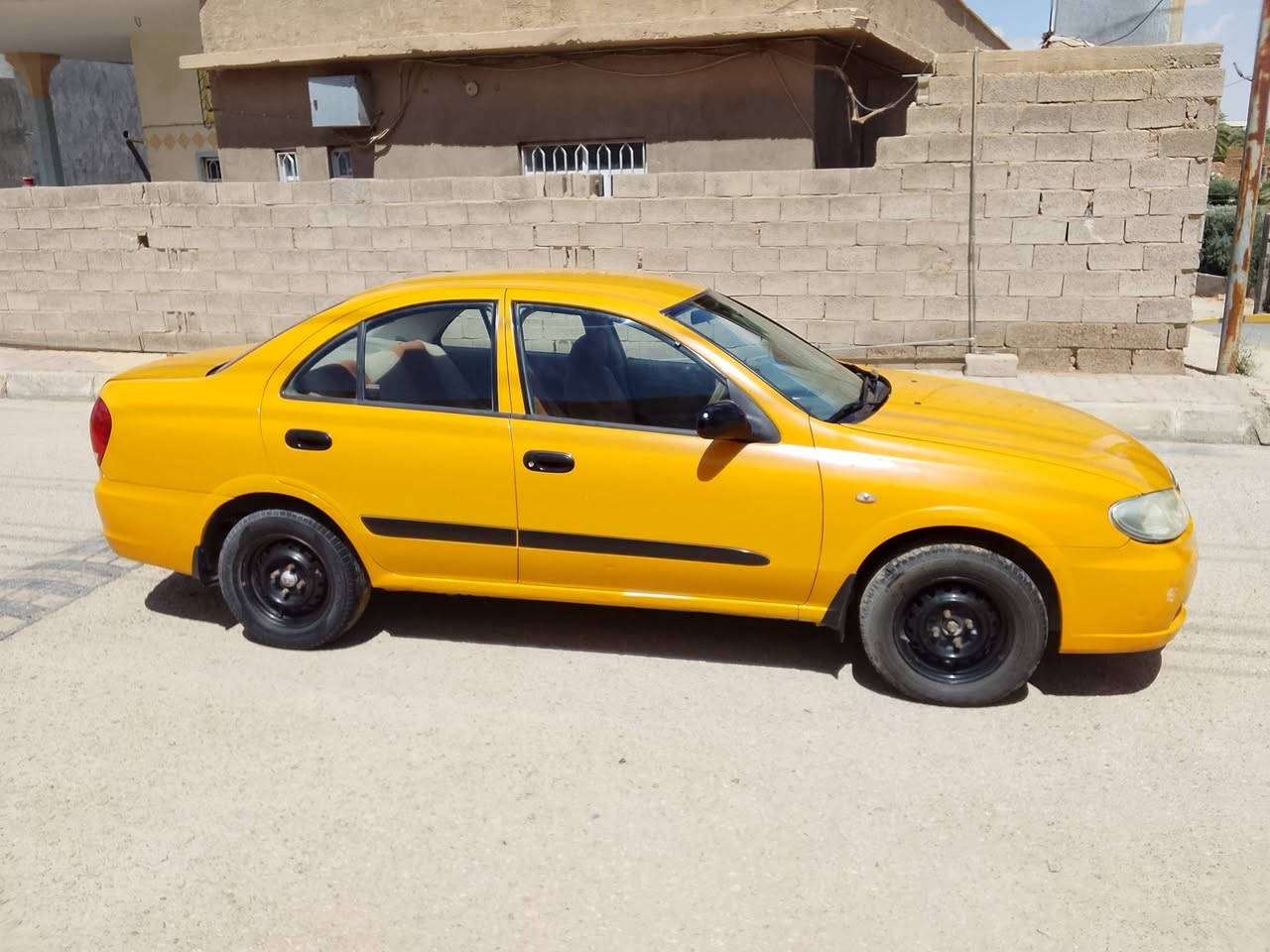 السلام عليكم سيارة سني اصفر نيسان للبيع
كير ومحرك شرط الفحص 
الشراي يتصل على الرقم ***********
